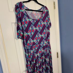 EUC LuLaRoe Nicole - 3X